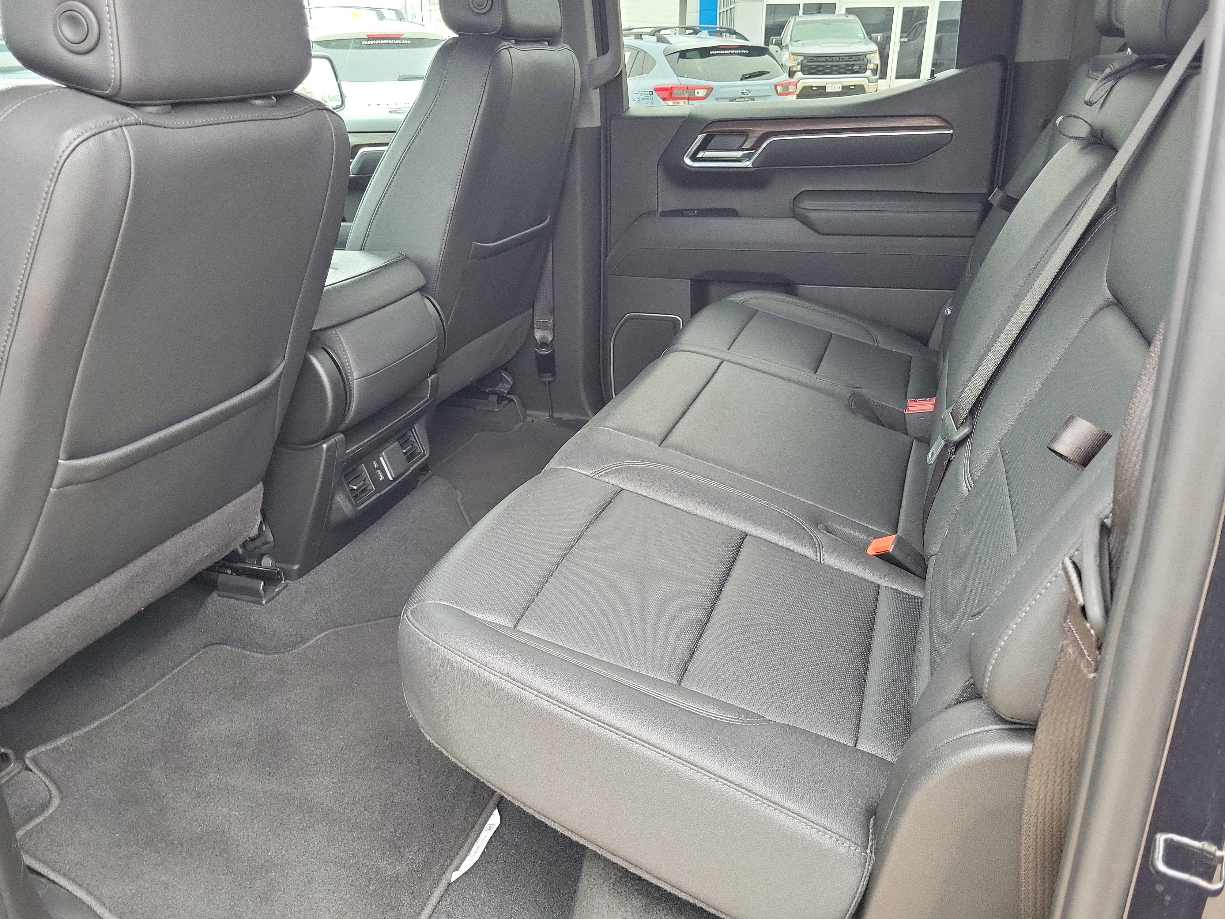 Used 2025 GMC Sierra 1500 SLT image 13