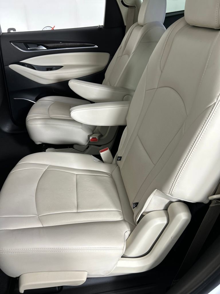 Used 2023 Buick Enclave Essence image 17
