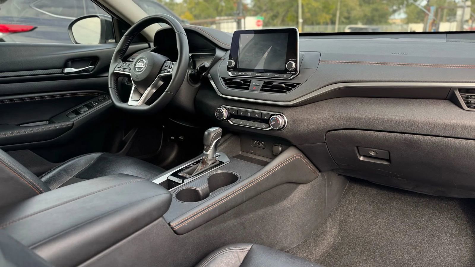 Used 2019 Nissan Altima 2.5 SR w/ SR Premium Package image 12