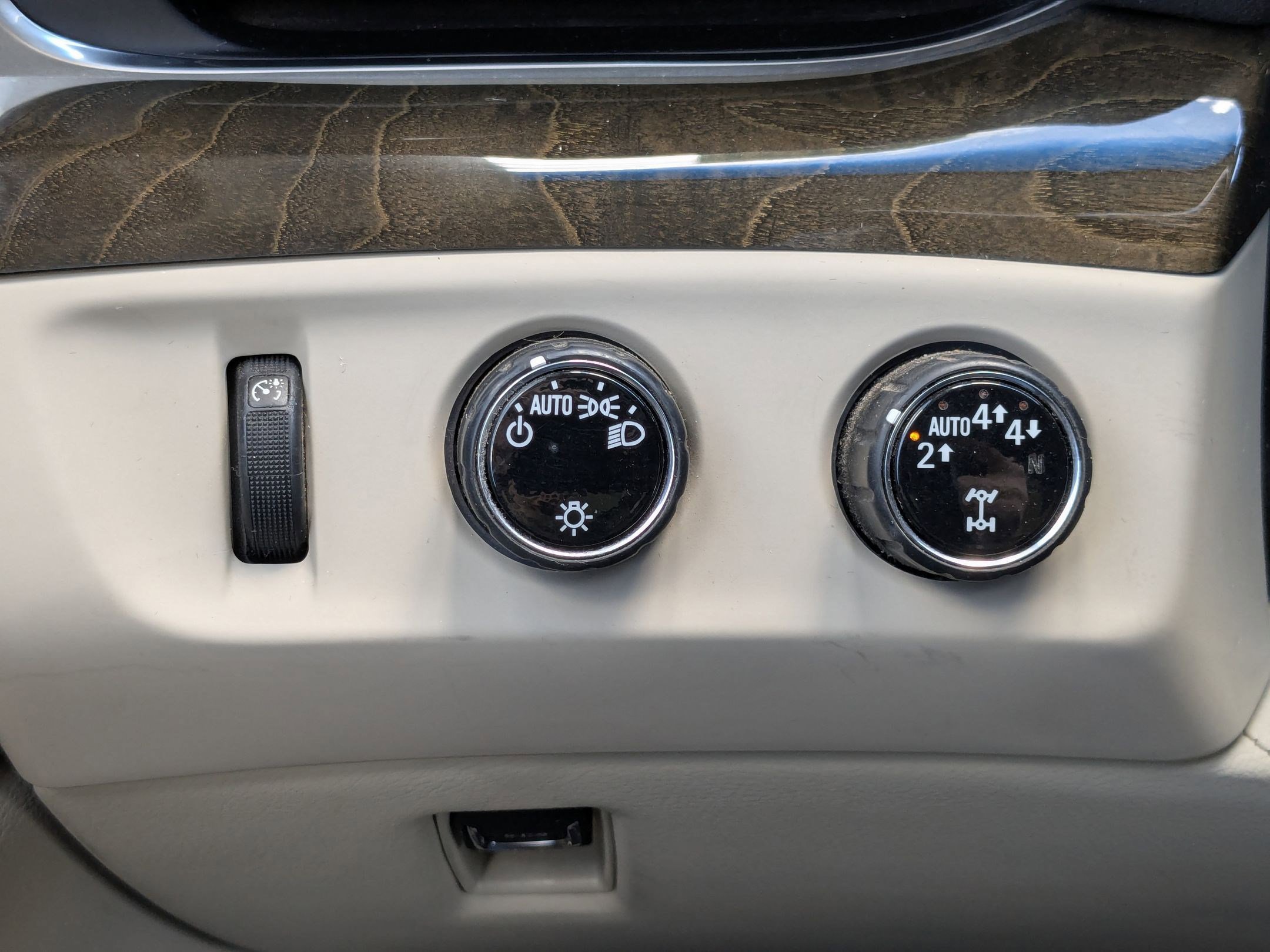 Used 2020 Cadillac Escalade ESV Premium Luxury image 18