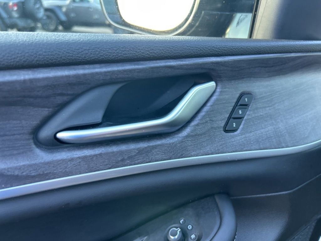 Used 2024 Jeep Grand Cherokee Limited image 35