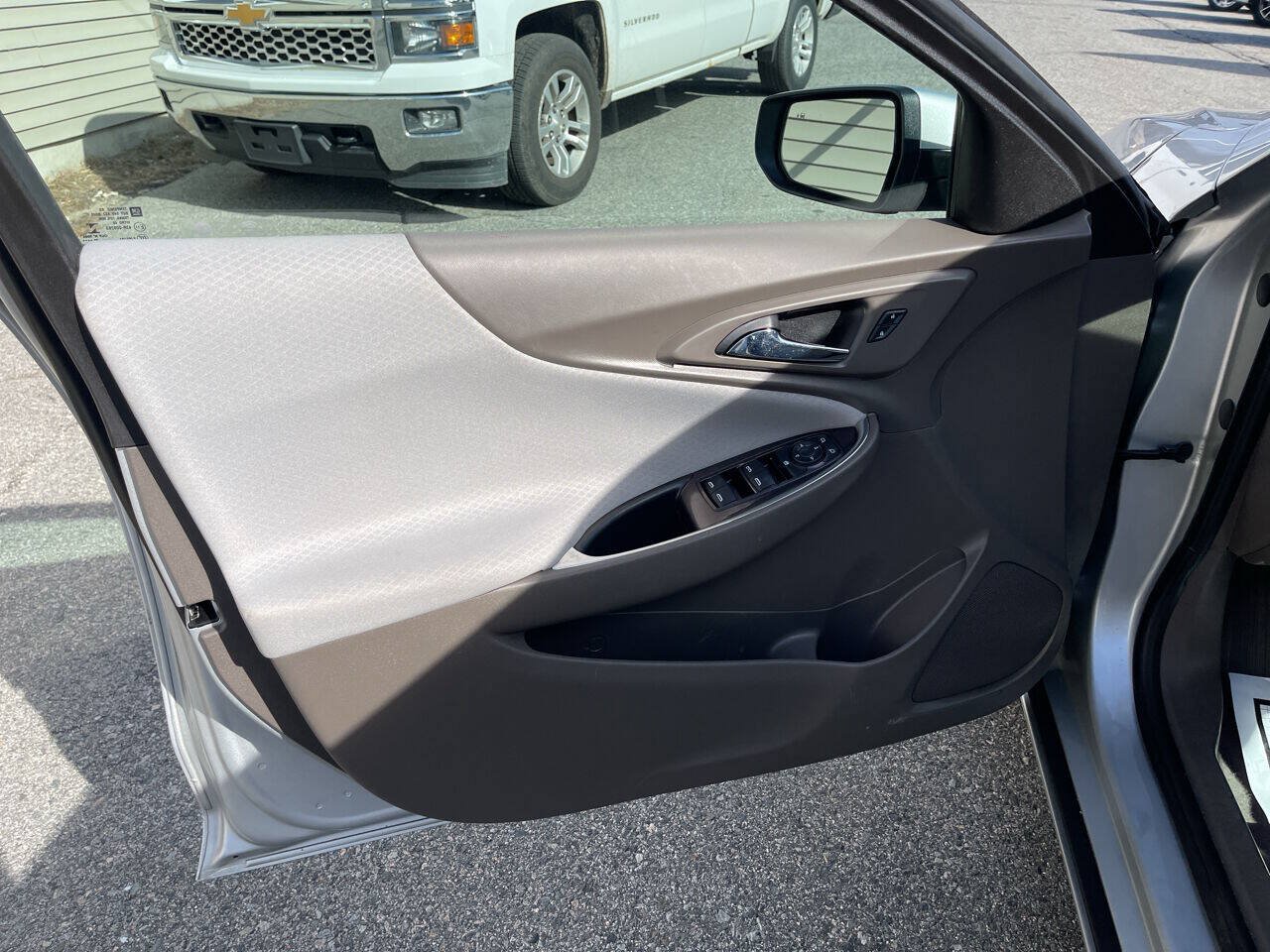 Used 2021 Chevrolet Malibu LT FWD image 9
