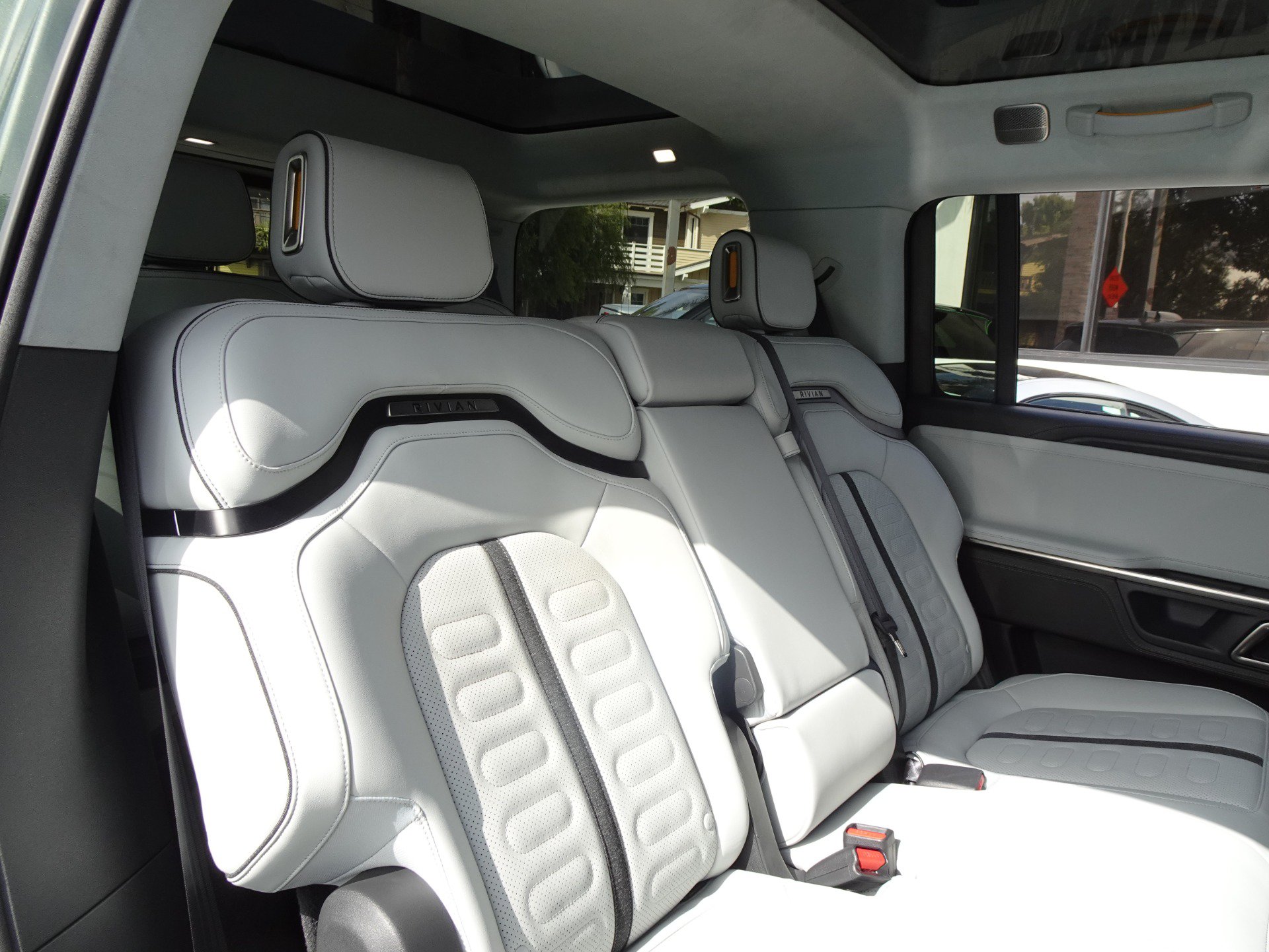 Used 2024 Rivian R1S Adventure Quad AWD/4WD image 20