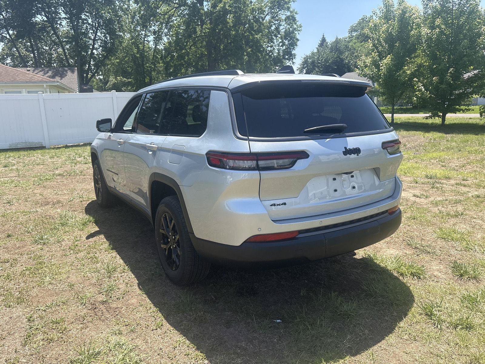 New 2026 Jeep Grand Cherokee L 4WD image 7