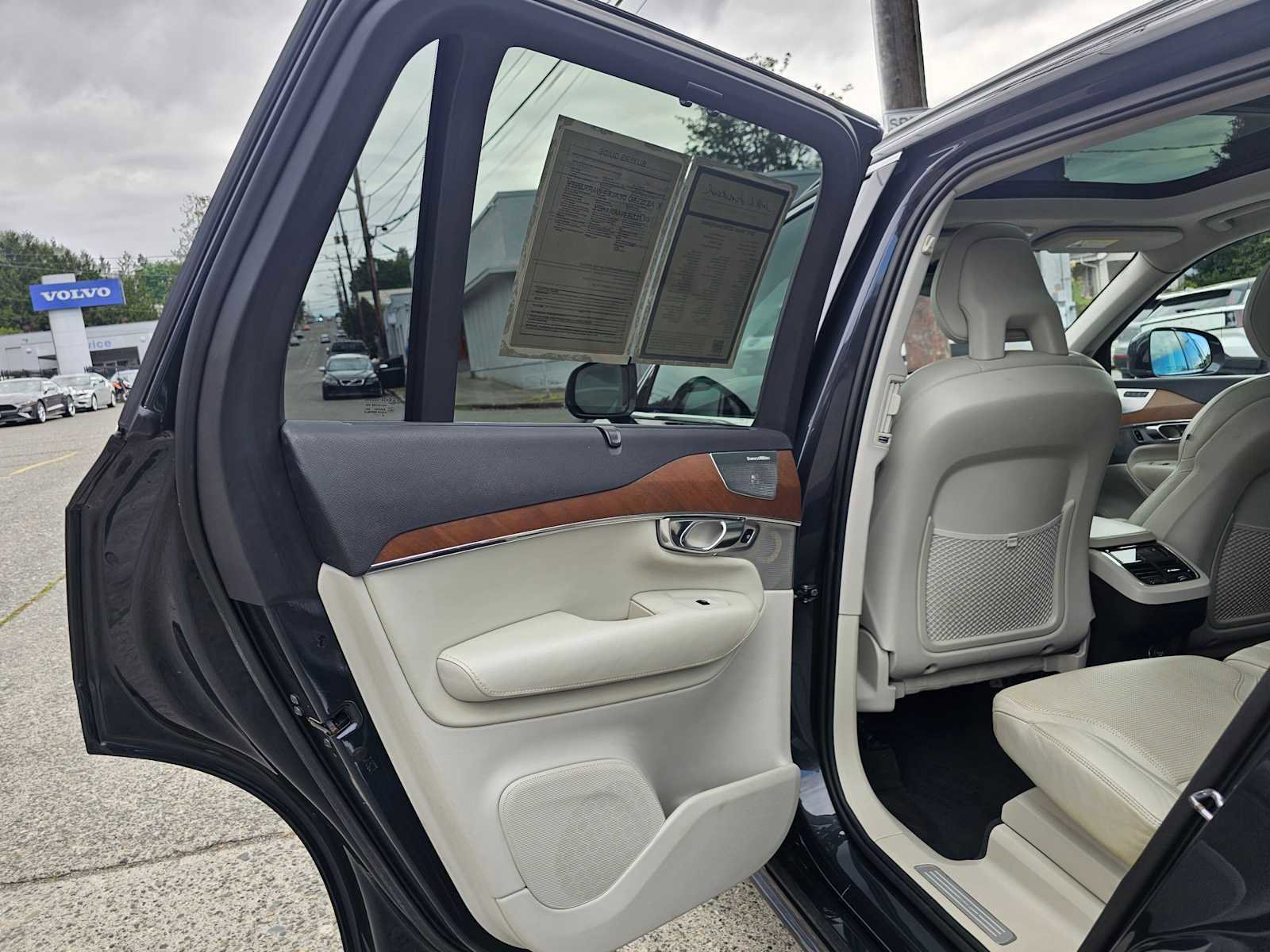 Used 2017 Volvo XC90 T6 Inscription w/ Vision Package AWD/4WD image 17