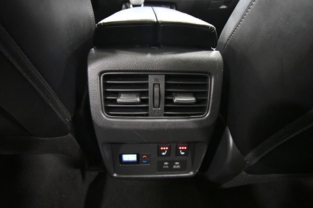 Used 2021 Nissan Rogue Platinum image 18