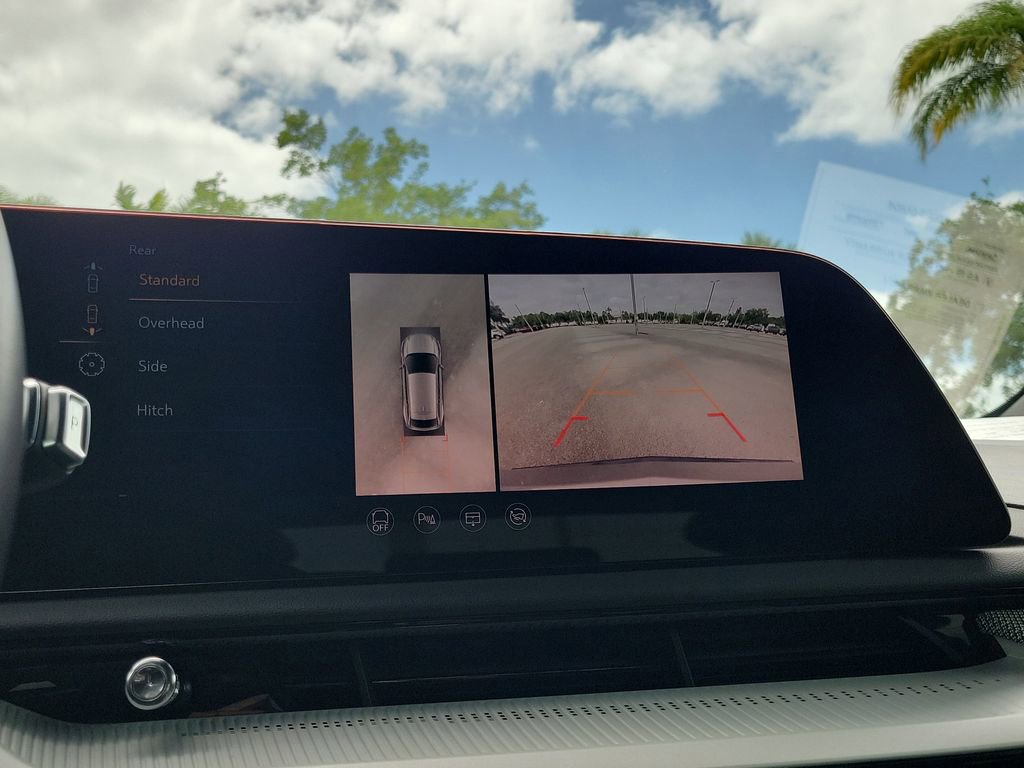 Used 2025 Cadillac Optiq Luxury 1 image 33