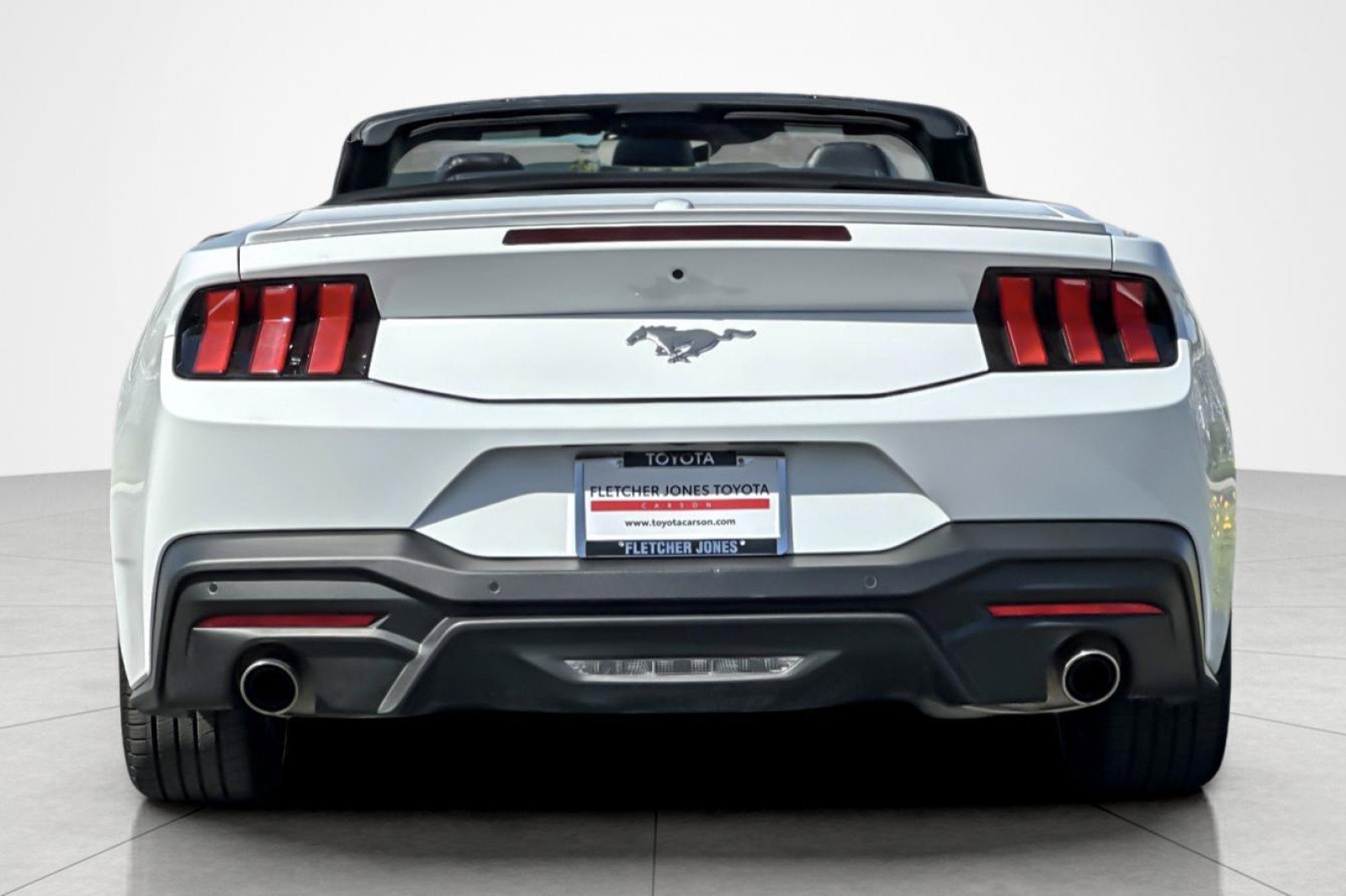 Used 2025 Ford Mustang Premium image 4