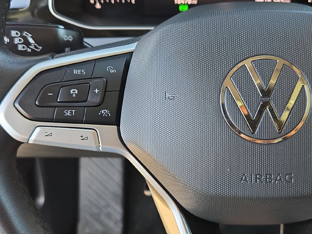 Used 2026 Volkswagen Jetta SE FWD image 21