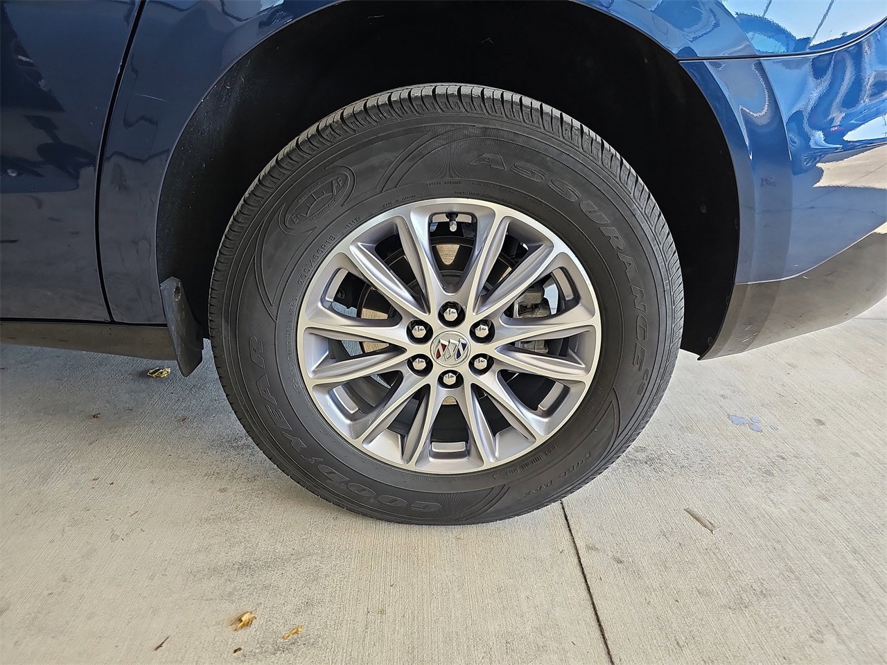 Certified 2023 Buick Enclave Essence image 33