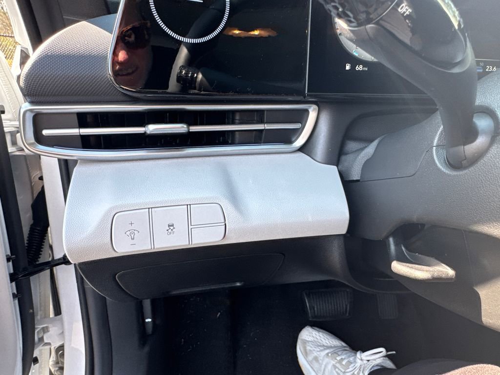 New 2026 Hyundai Elantra Limited image 21