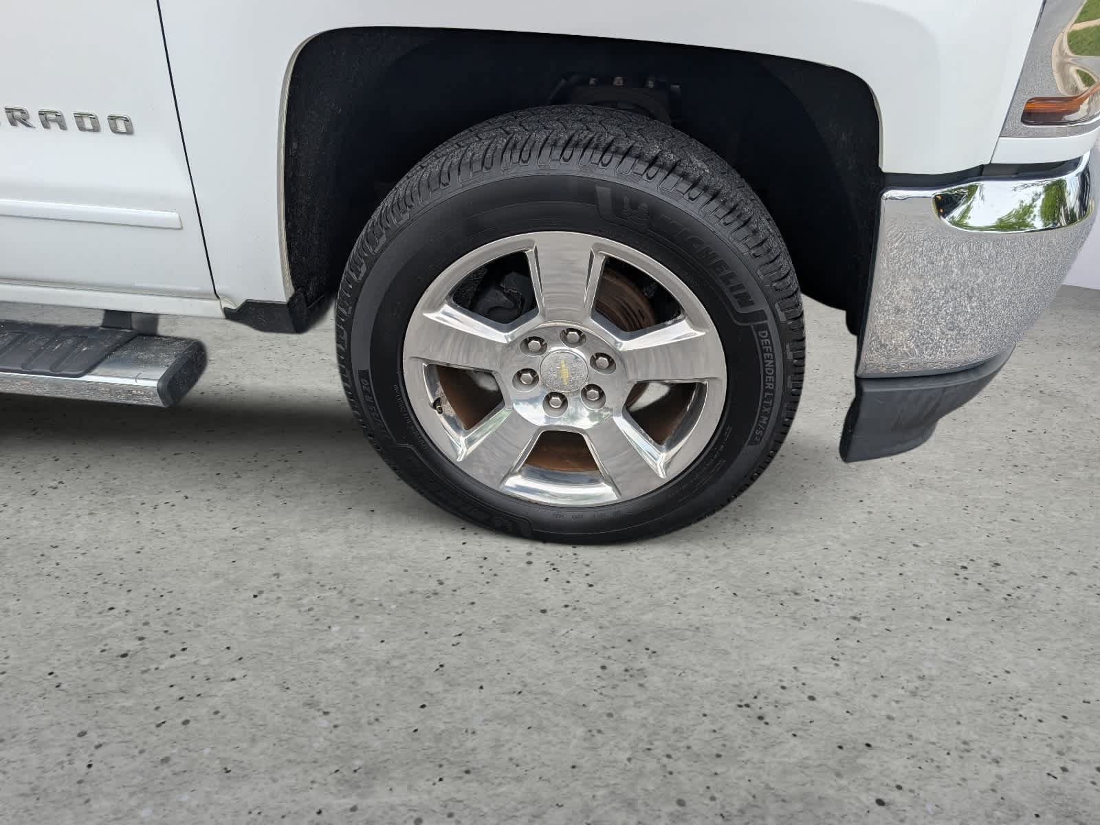 Used 2017 Chevrolet Silverado 1500 LT w/ All Star Edition AWD/4WD image 7