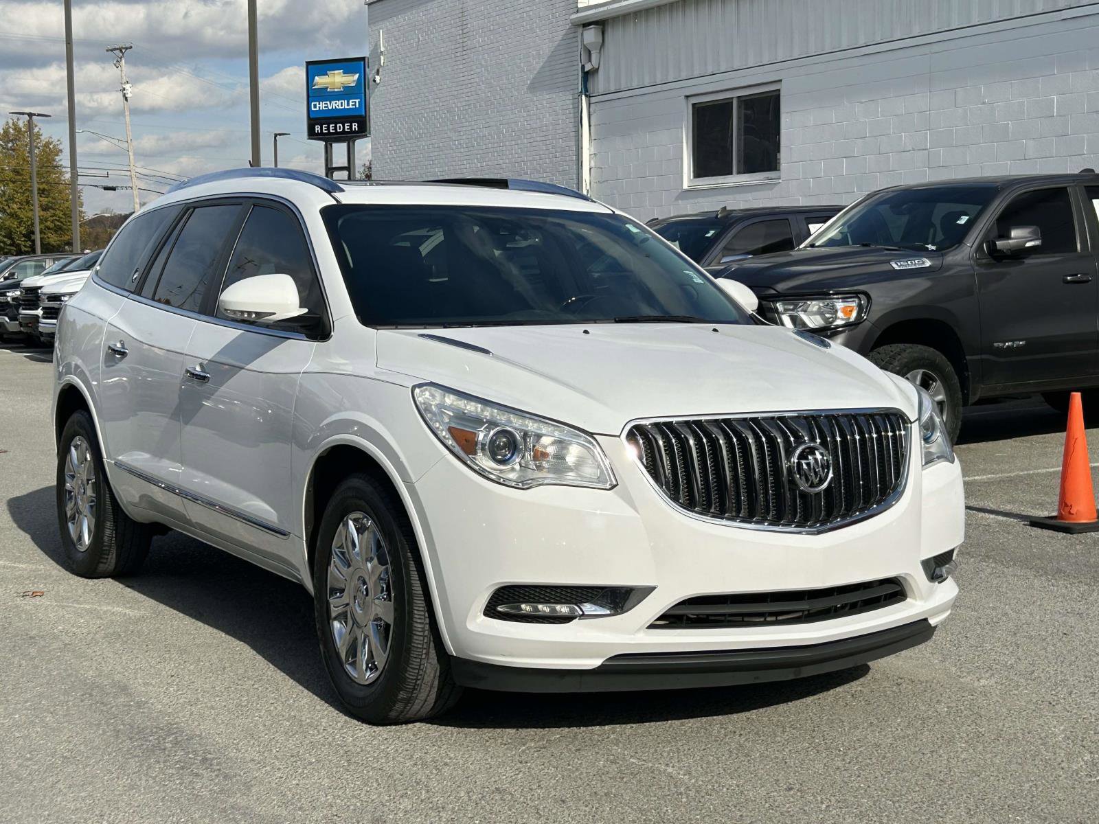 Used 2017 Buick Enclave Premium image 1