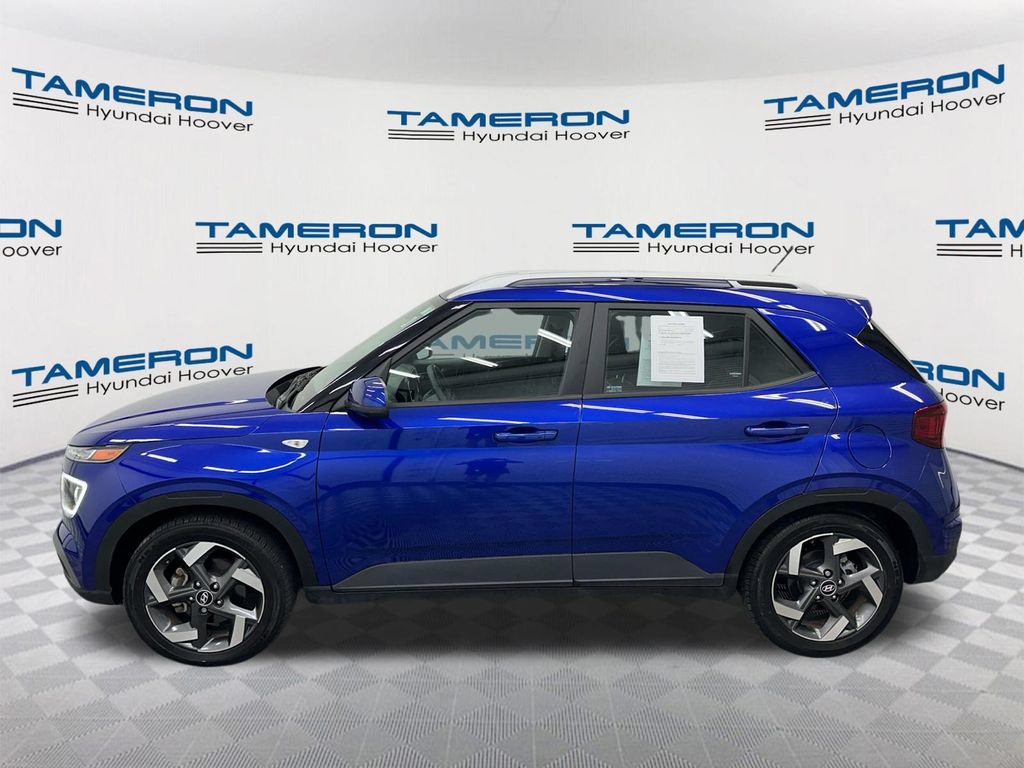 Used 2023 Hyundai Venue Limited w/ Cargo Package FWD image 2