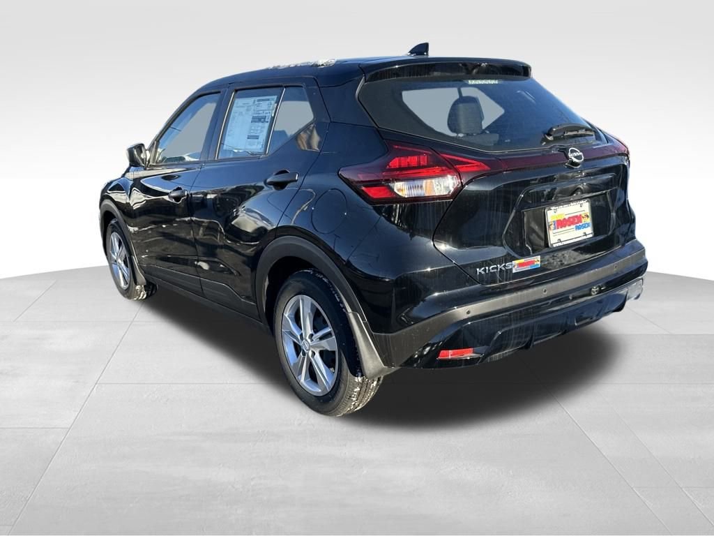 New 2025 Nissan Kicks Play S video 3