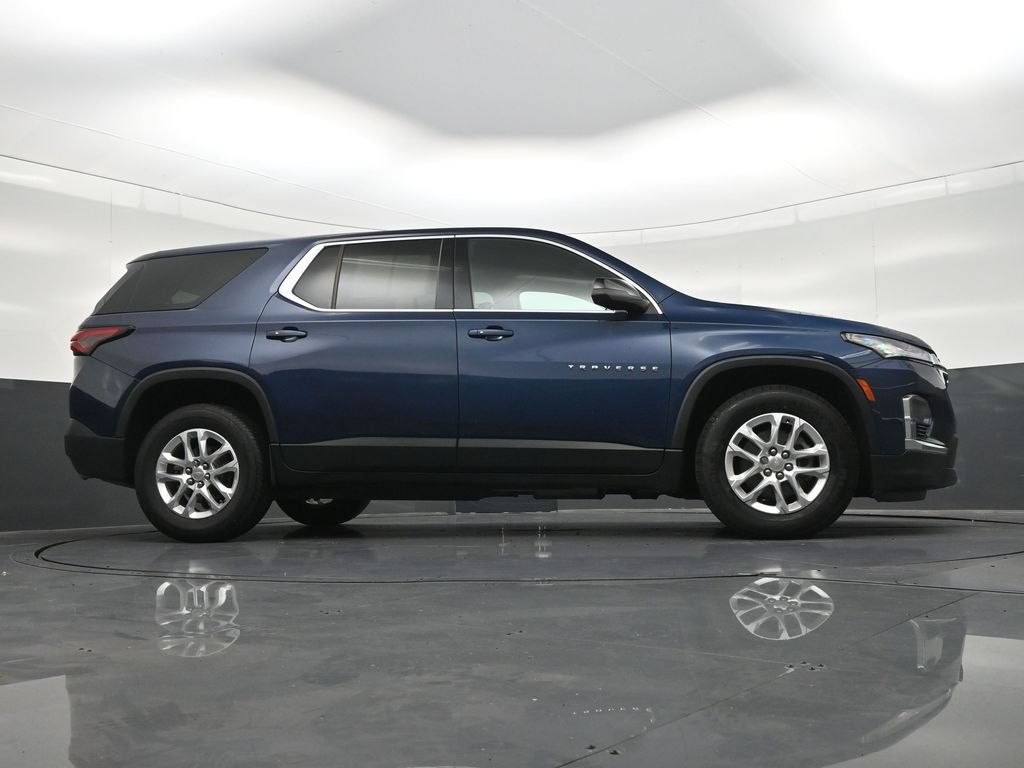 Used 2022 Chevrolet Traverse LS FWD image 28
