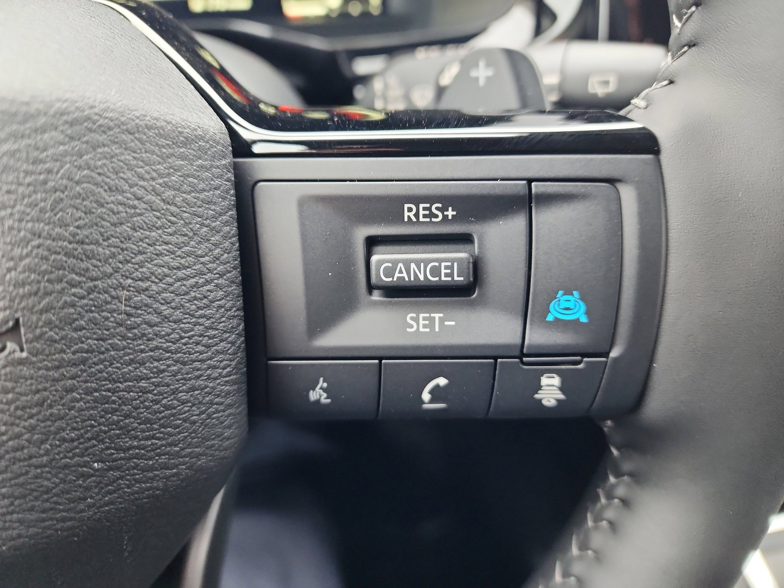 New 2026 Nissan Pathfinder SL image 18