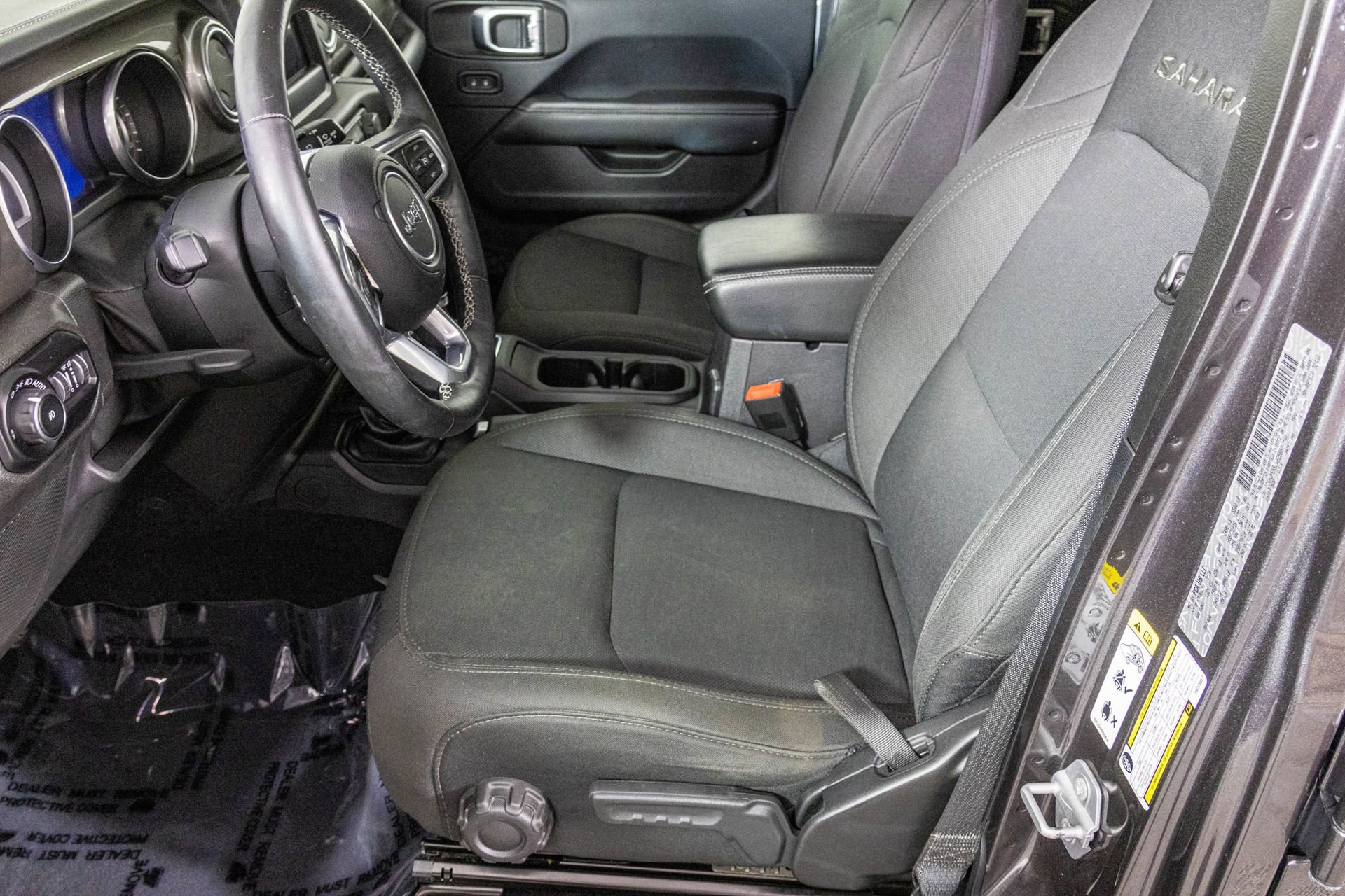 Used 2018 Jeep Wrangler Unlimited Sahara image 17