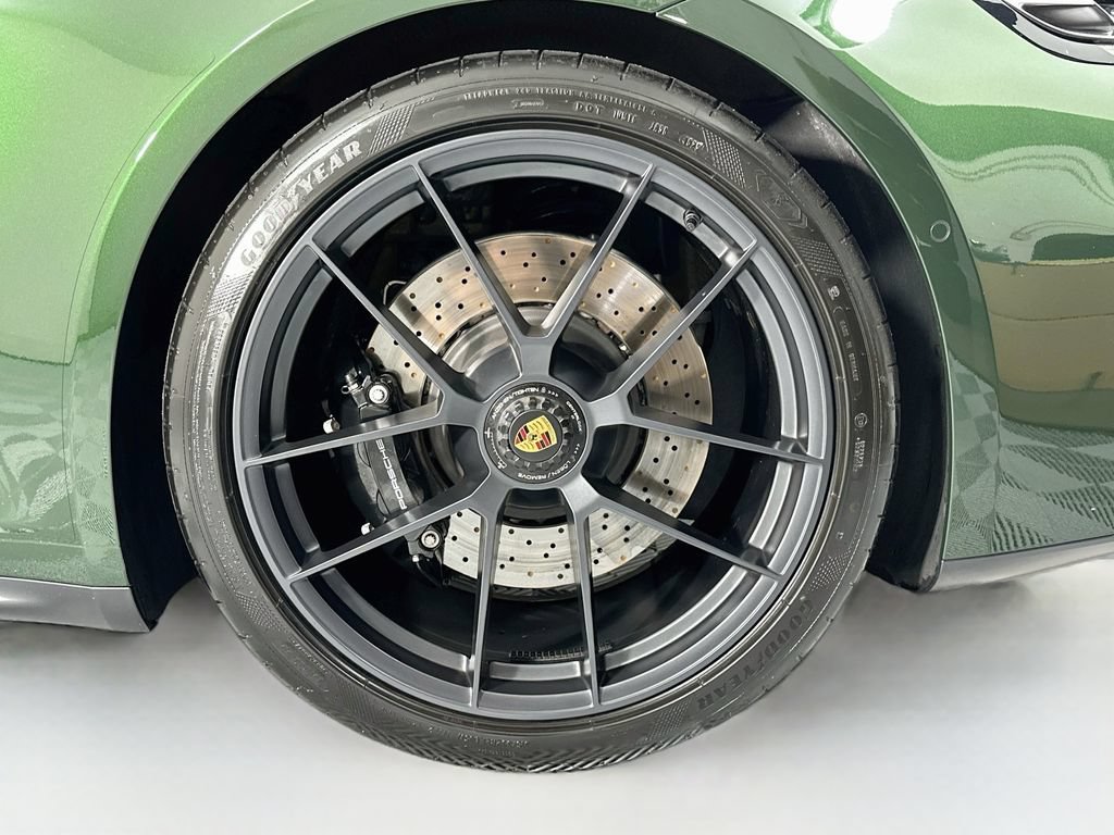 Certified 2026 Porsche 911 Targa 4 GTS AWD/4WD image 30