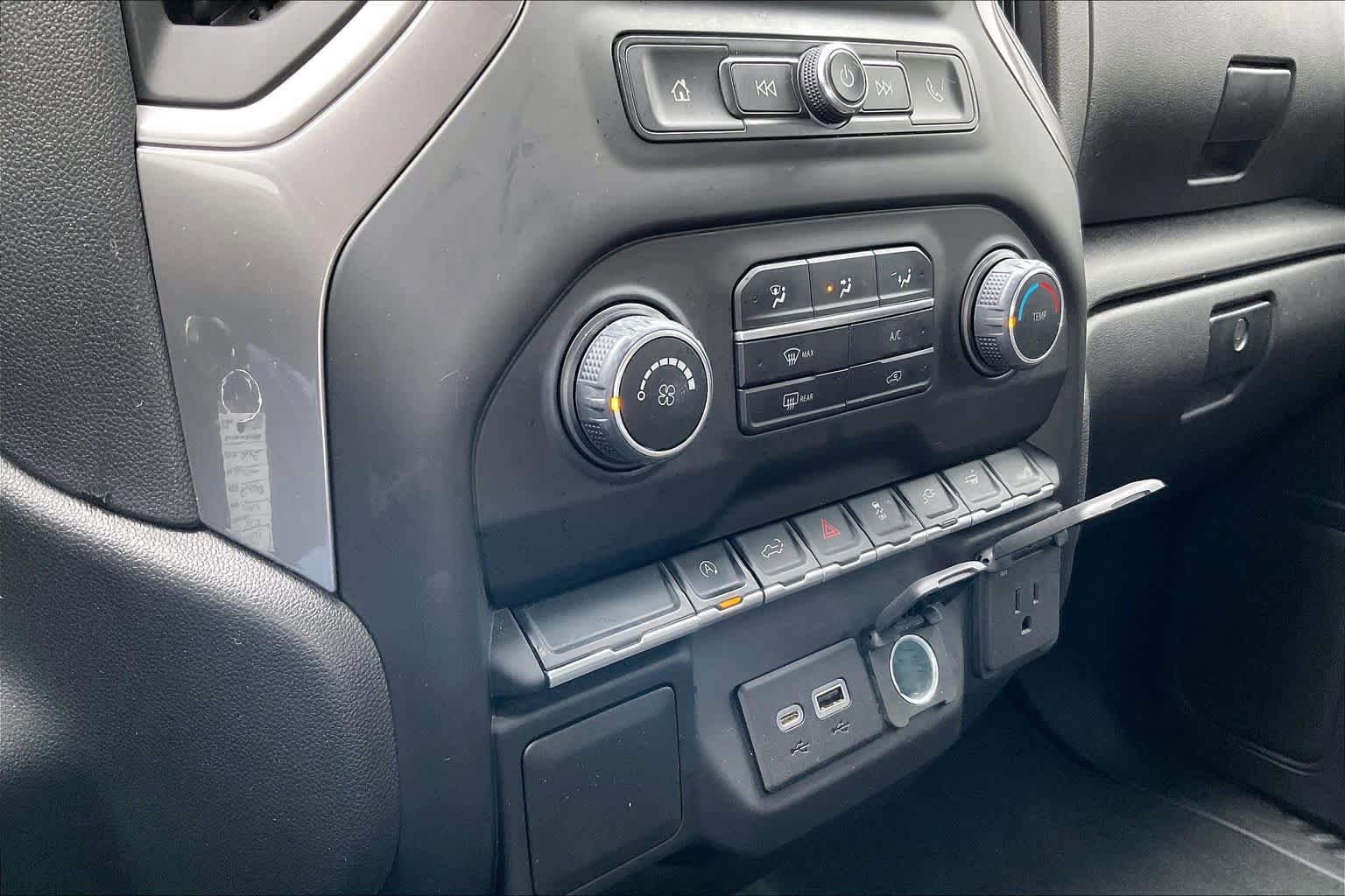 Certified 2022 Chevrolet Silverado 1500 Custom RWD image 32