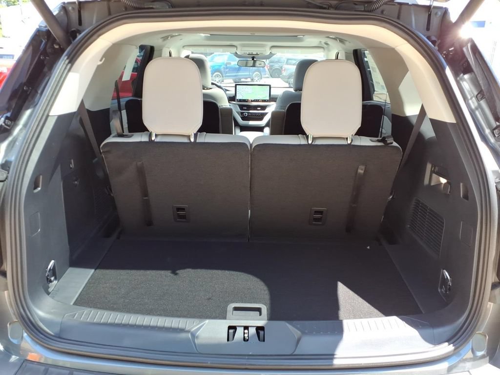 New 2026 Ford Explorer Active w/ Active Comfort Package AWD/4WD image 14
