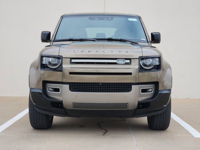 Used 2025 Land Rover Defender 110 X-Dynamic SE AWD/4WD image 2
