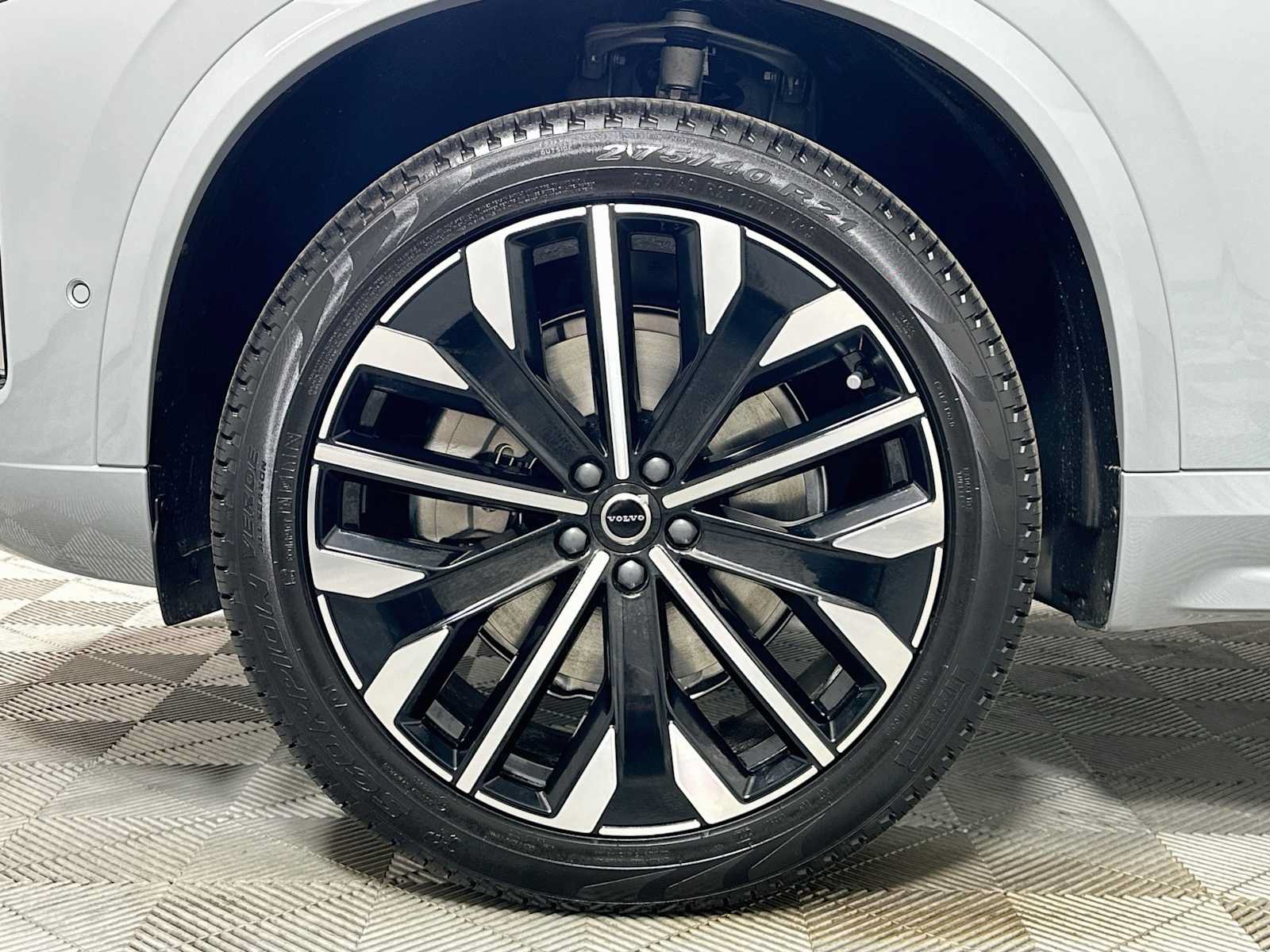 New 2027 Volvo XC90 B6 Plus AWD/4WD image 30