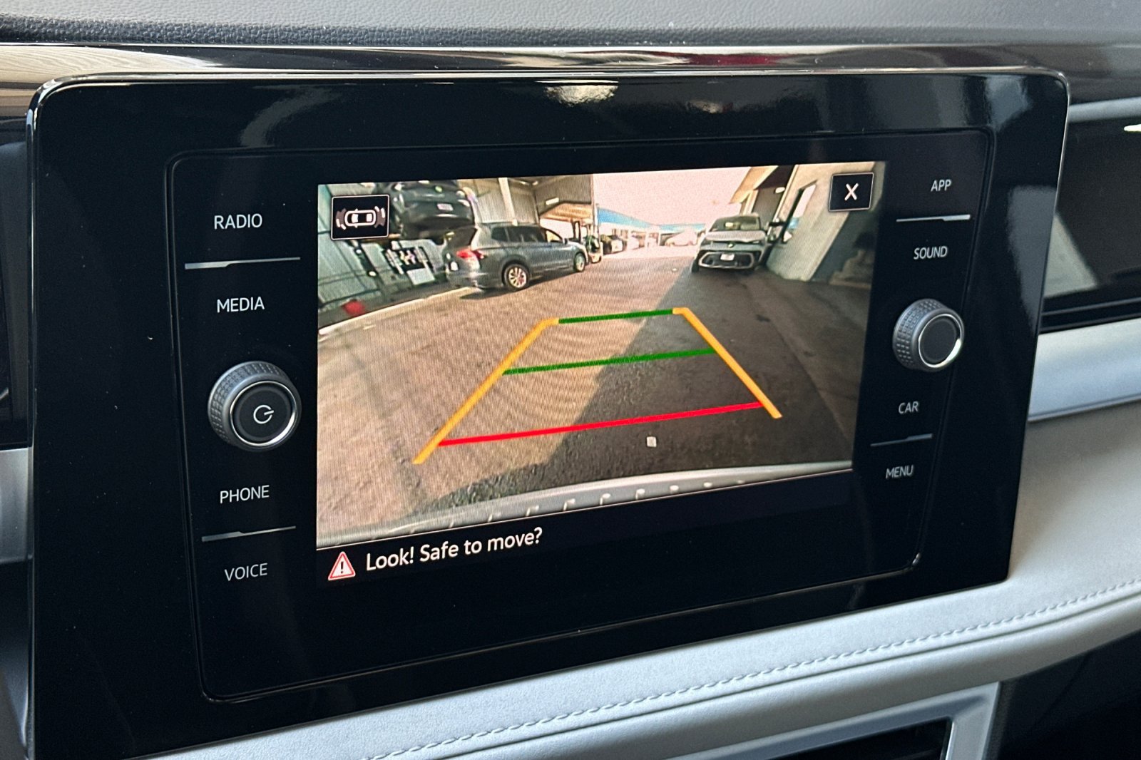 New 2026 Volkswagen Taos SE FWD image 17