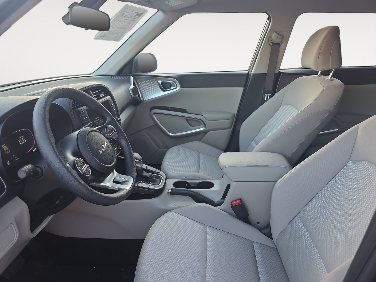 Used 2025 Kia Soul LX w/ LX Technology Package FWD image 21