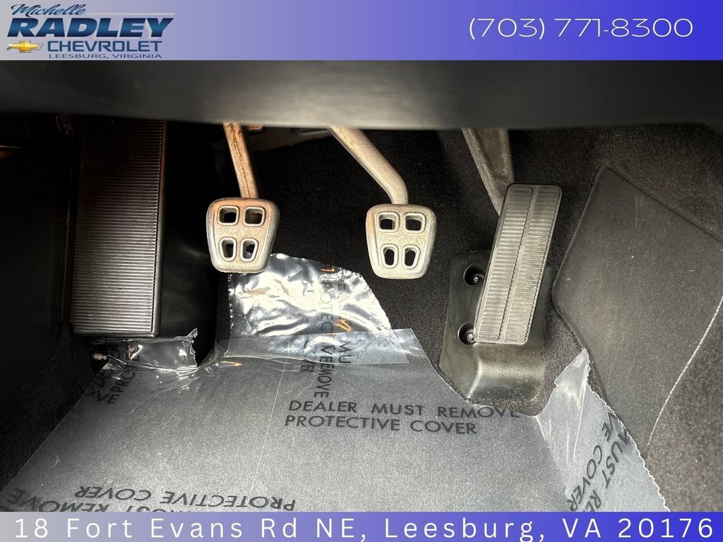 Used 2004 Chevrolet Corvette Convertible w/ Preferred Equipment Group RWD image 17