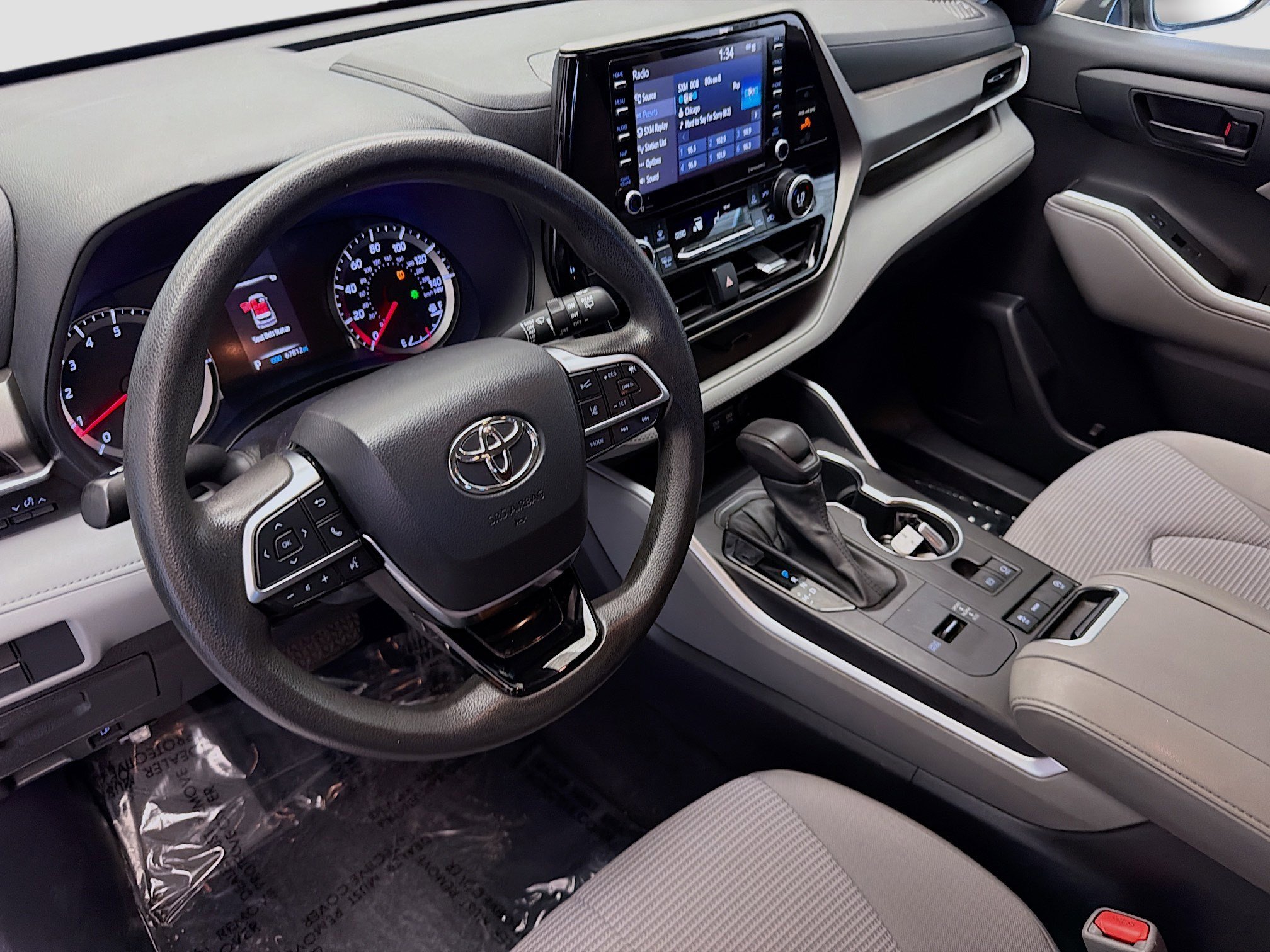 Used 2021 Toyota Highlander L image 7