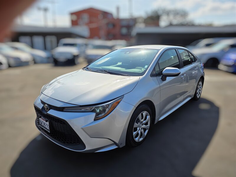 Used 2021 Toyota Corolla LE FWD image 1