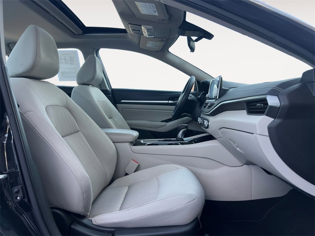 Used 2021 Nissan Altima 2.5 SV w/ SV Premium Package image 15