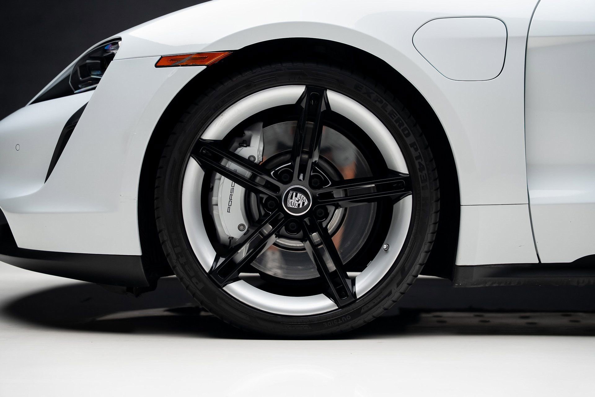 Used 2022 Porsche Taycan image 18