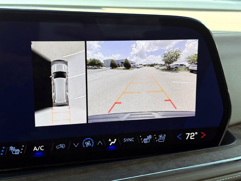 Used 2025 Chevrolet Tahoe High Country AWD/4WD image 25