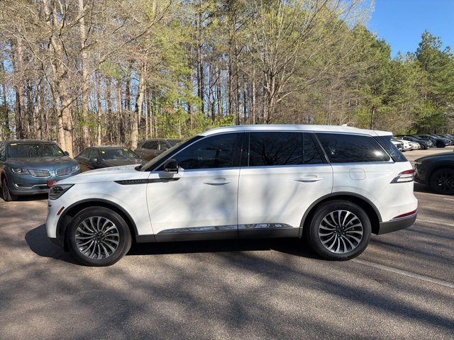 Used 2023 Lincoln Aviator Reserve w/ Equipment Group 201A image 2