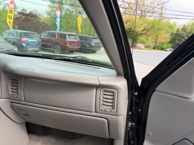 Used 2005 Chevrolet Silverado 3500 LT w/ Heavy-Duty Power Package image 38