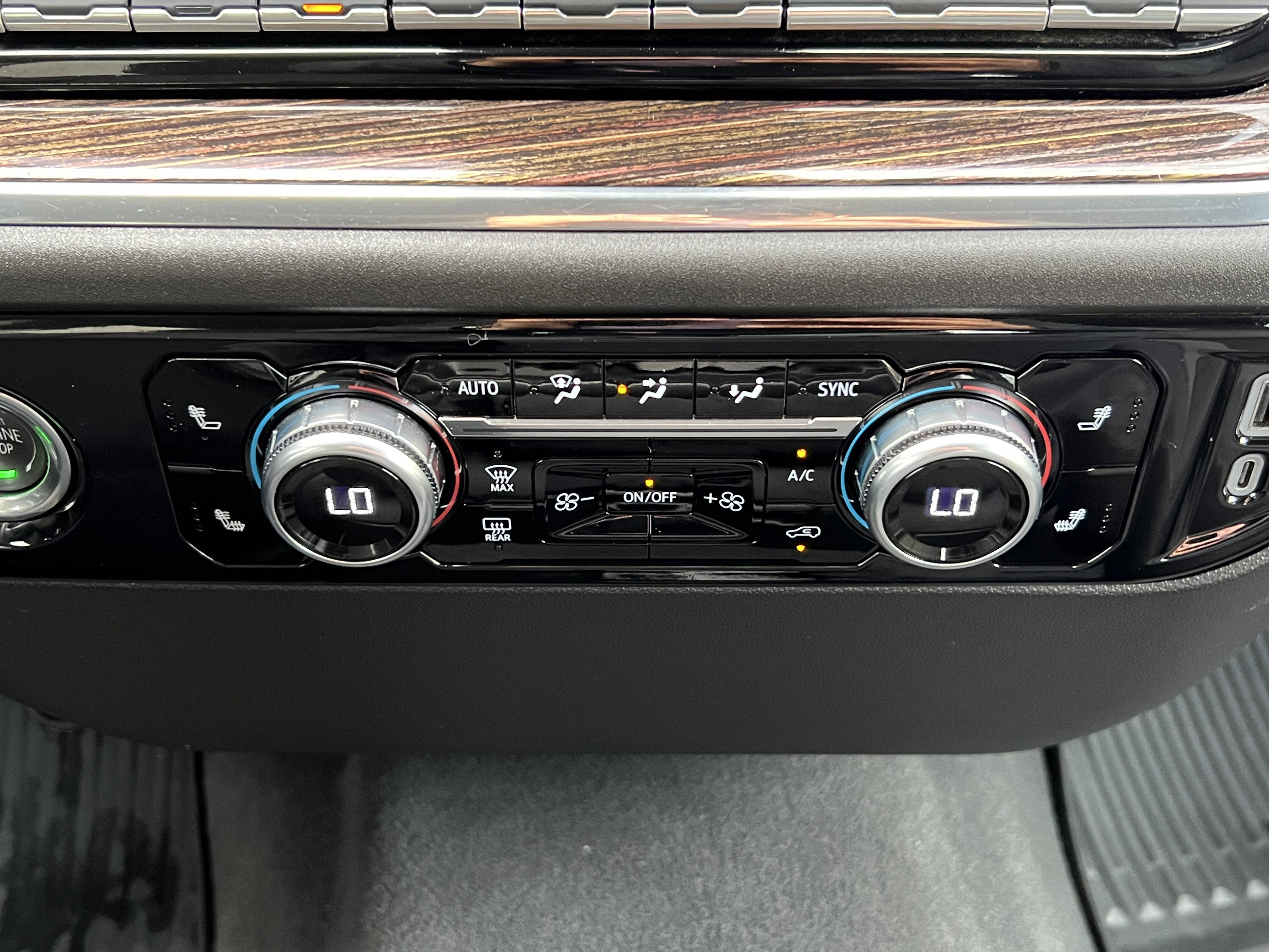 Used 2024 GMC Sierra 1500 SLE AWD/4WD image 26