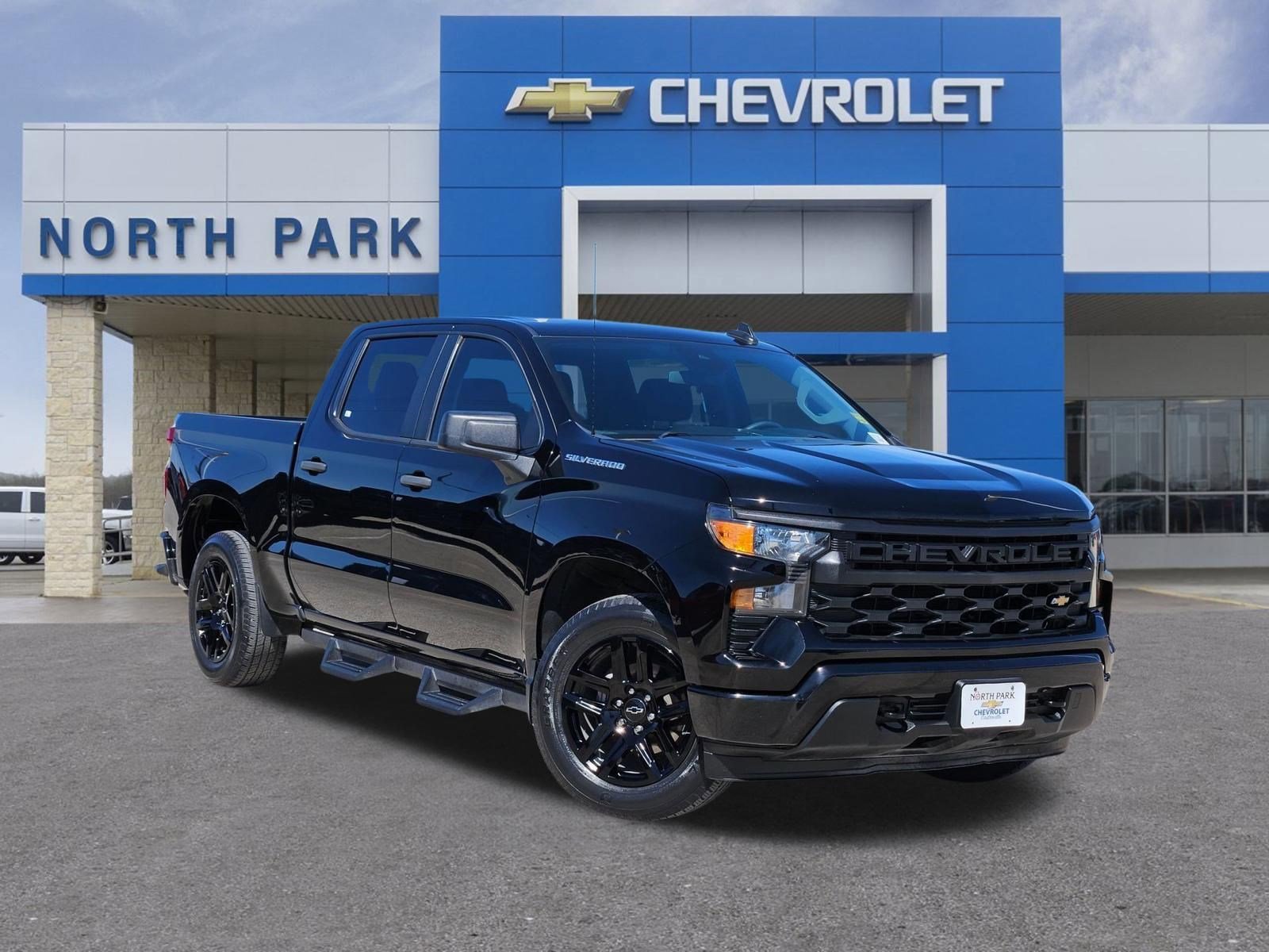 Used 2022 Chevrolet Silverado 1500 Custom image 1