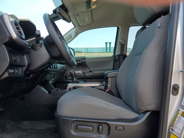 Used 2023 Toyota Tacoma SR5 w/ Technology Package AWD/4WD image 18