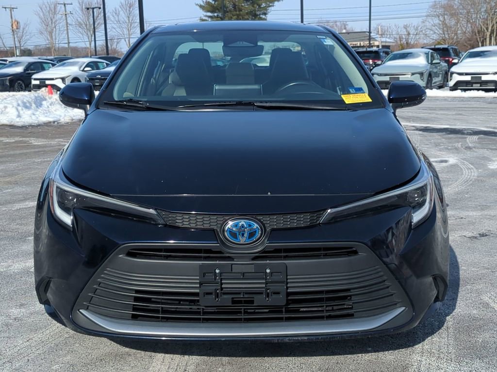 Used 2024 Toyota Corolla XLE image 9