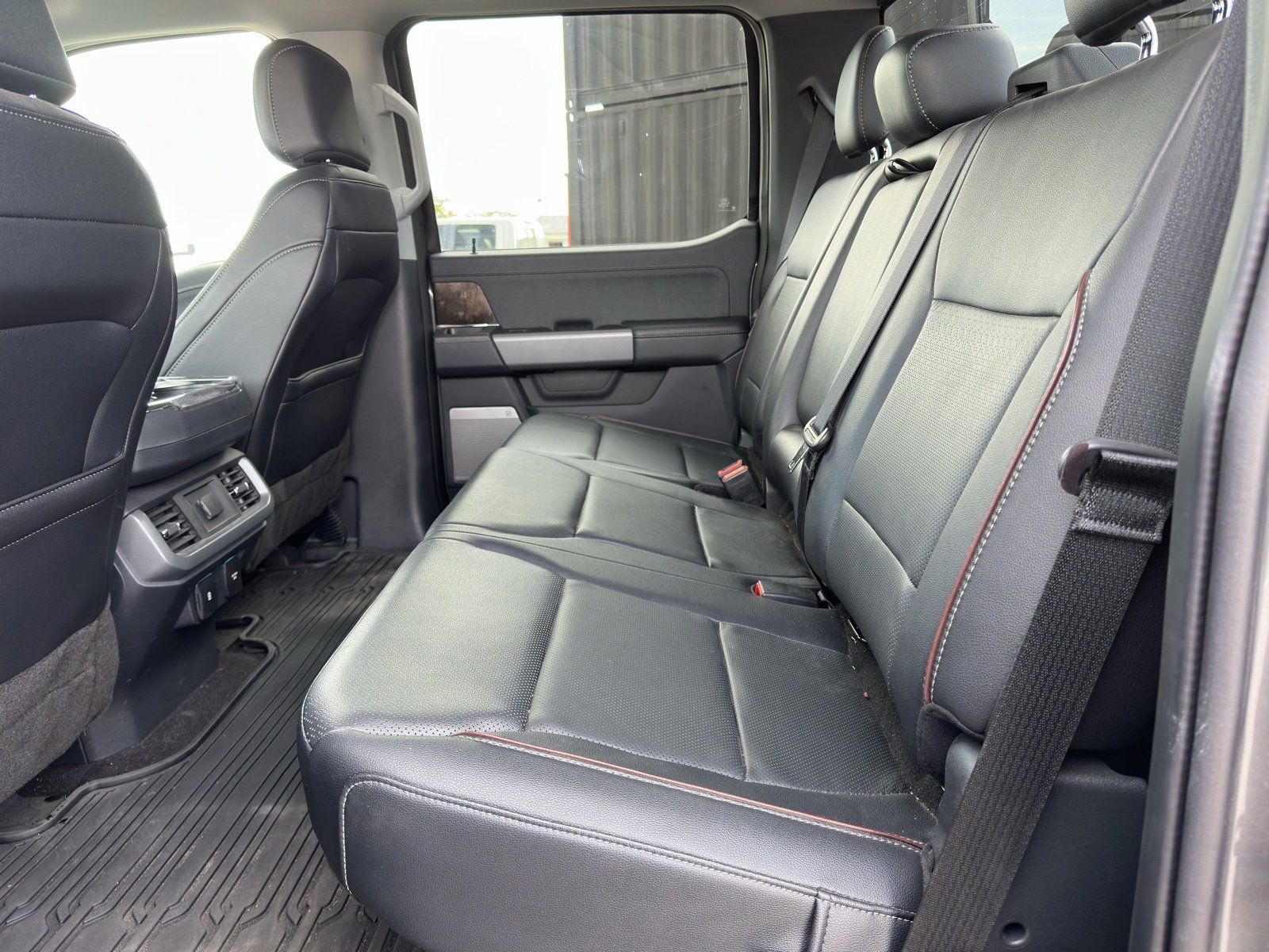 Used 2022 Ford F150 Lariat image 8