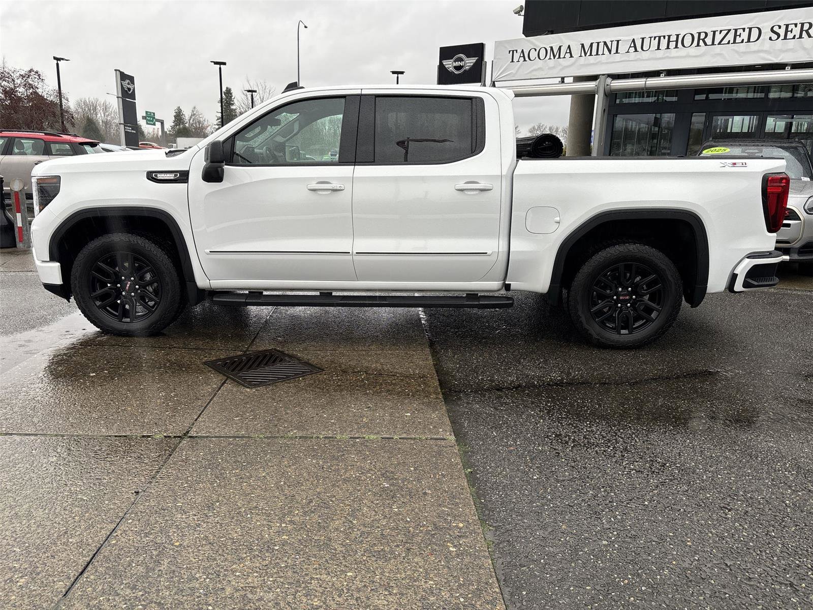 Used 2025 GMC Sierra 1500 Elevation w/ Preferred Package image 4