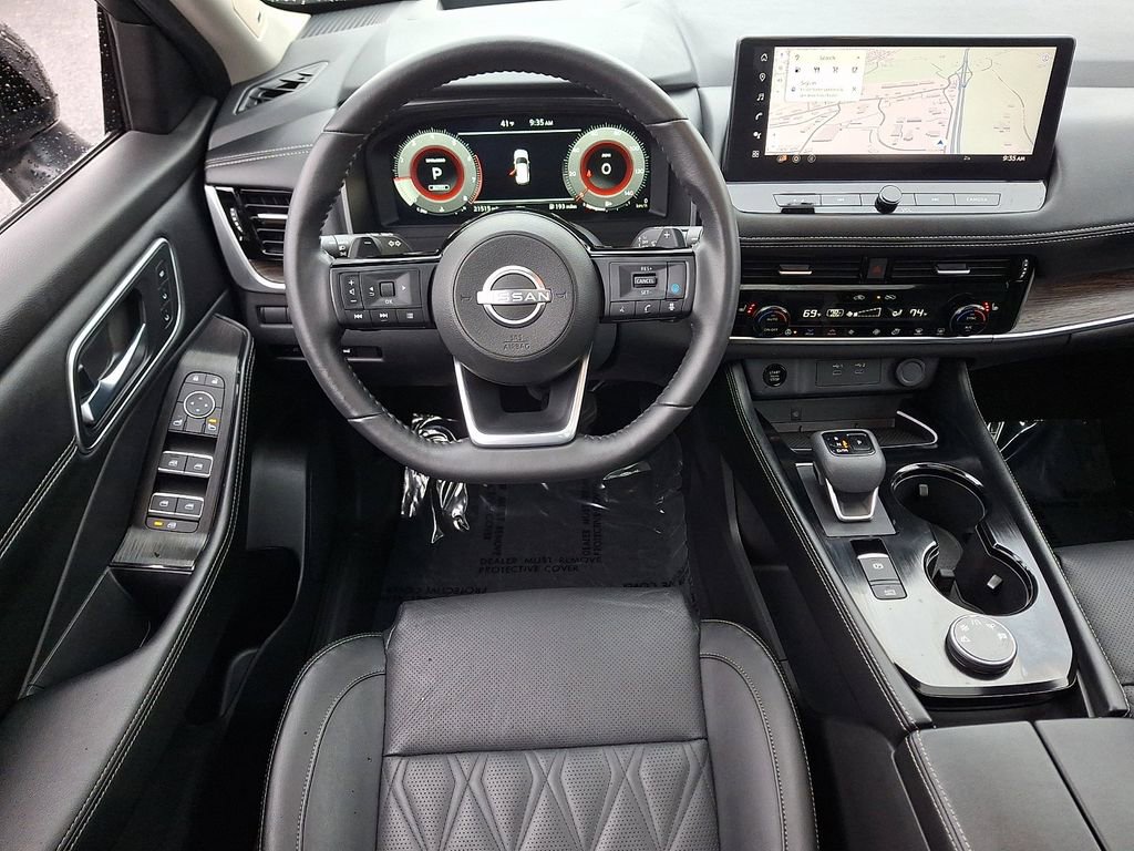 Used 2024 Nissan Rogue Platinum w/ Platinum Premium Package image 12