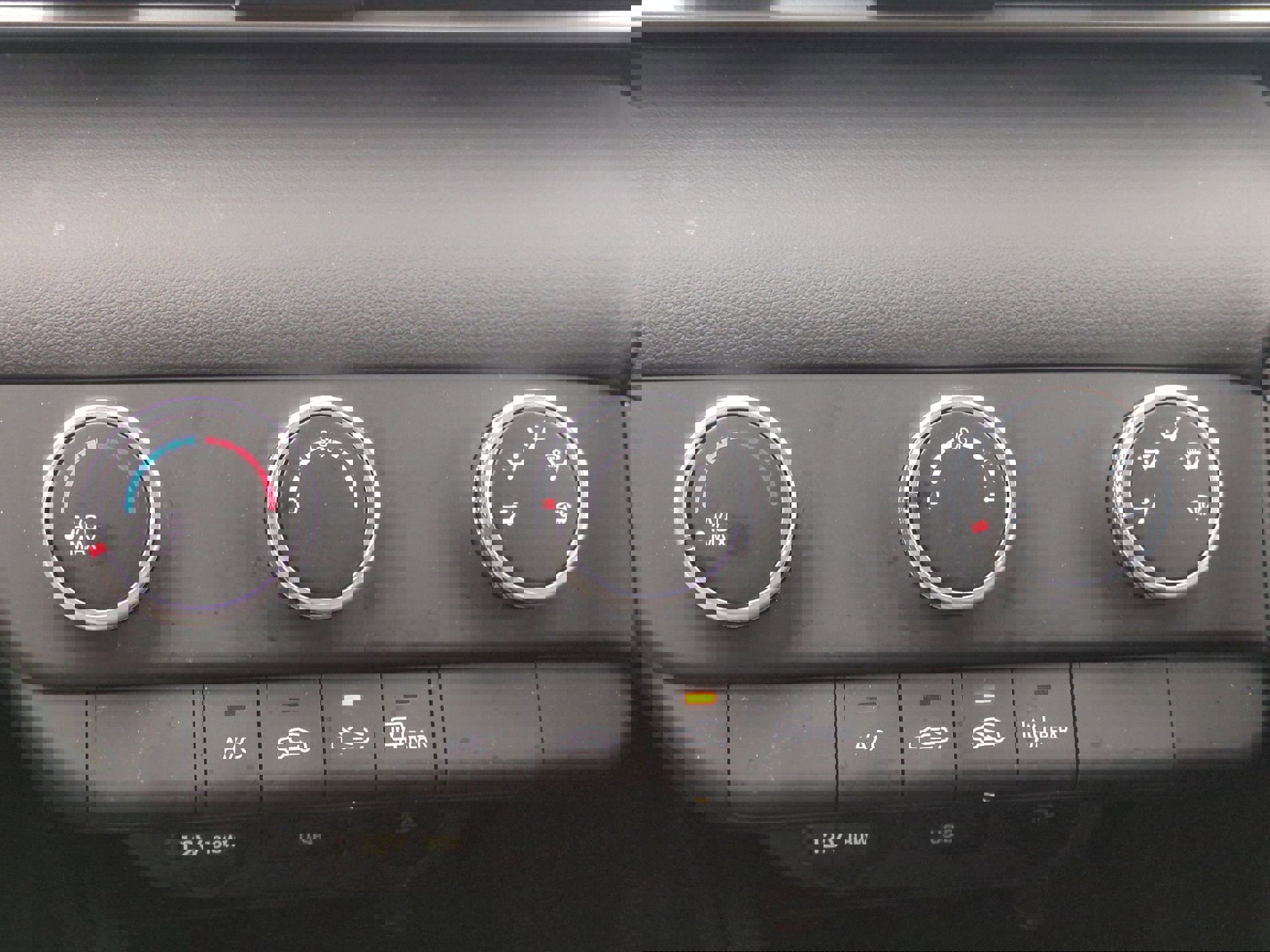 New 2025 Hyundai Elantra SE image 23