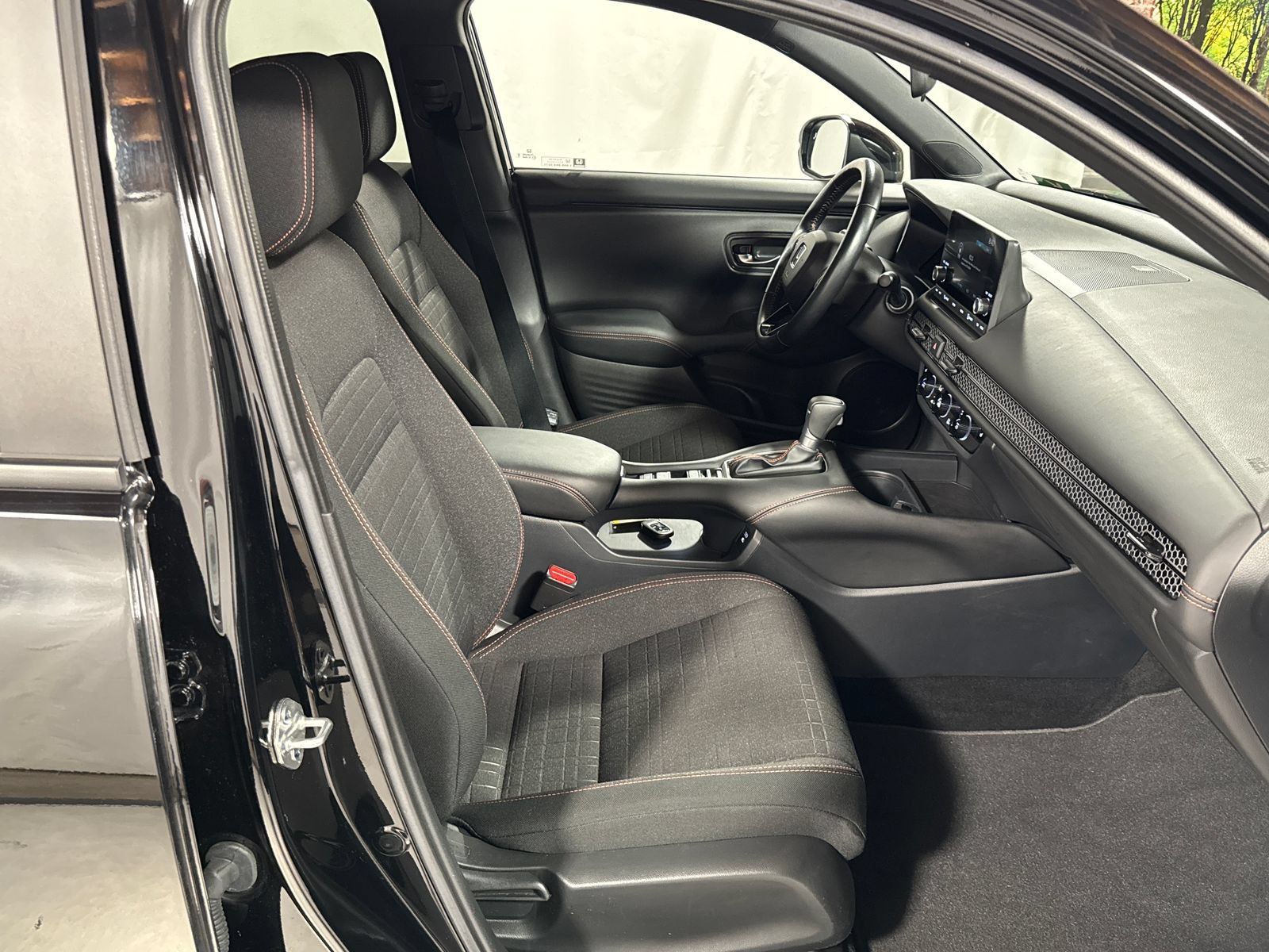 Used 2025 Honda HR-V Sport image 37