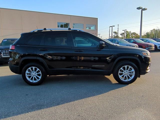 Used 2020 Jeep Cherokee Latitude w/ Cold Weather Group image 4
