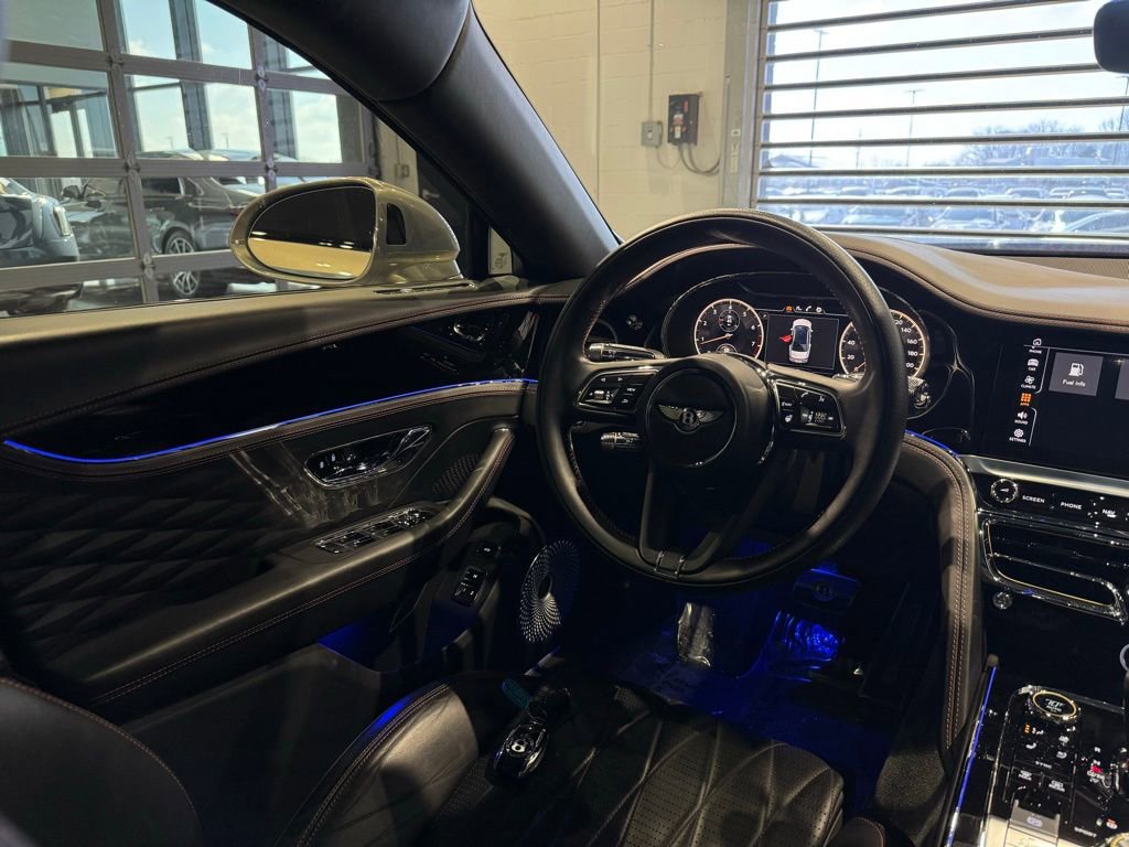 Used 2022 Bentley Flying Spur V8 image 40