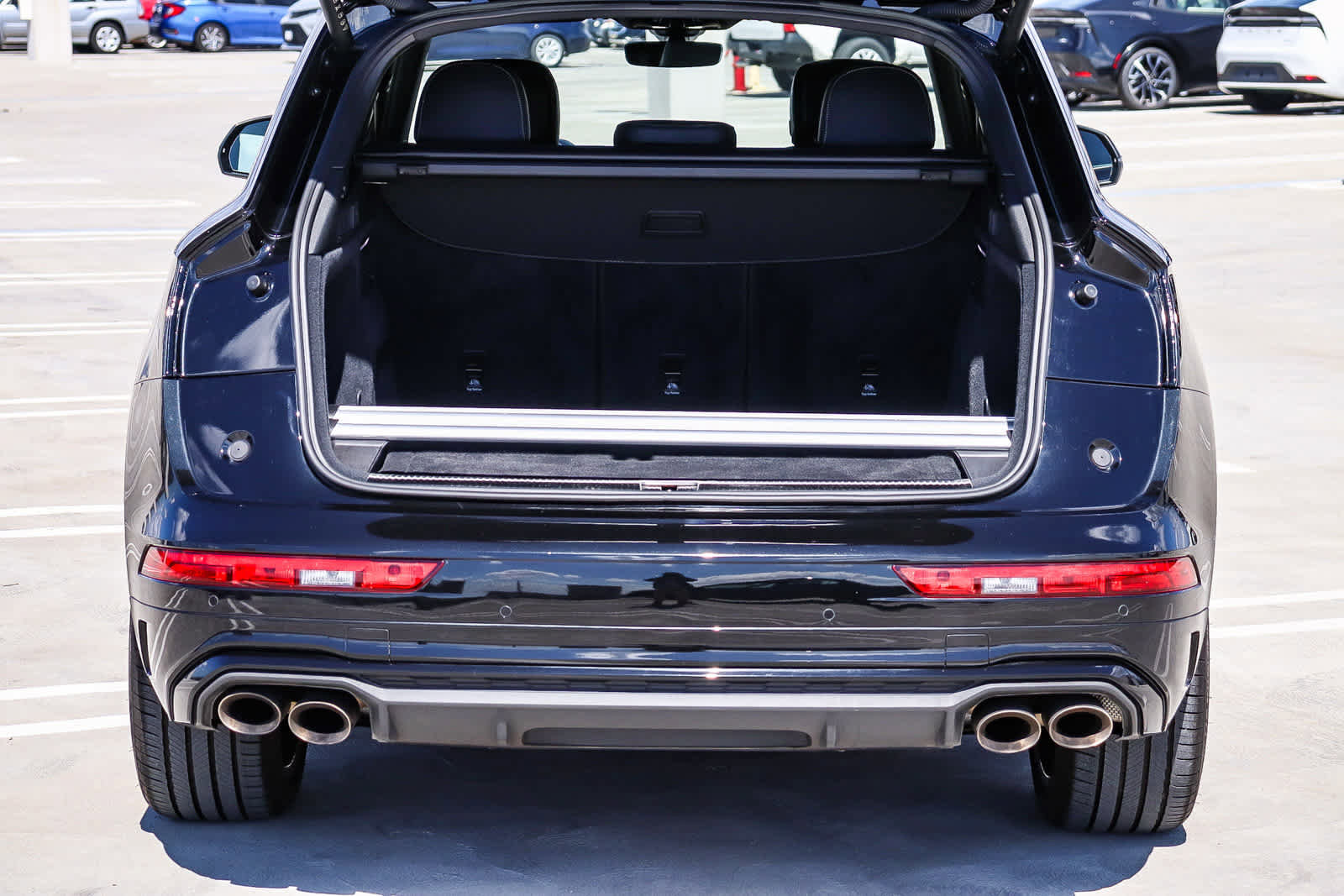 Used 2024 Audi SQ5 Premium Plus w/ Premium Plus Package image 38