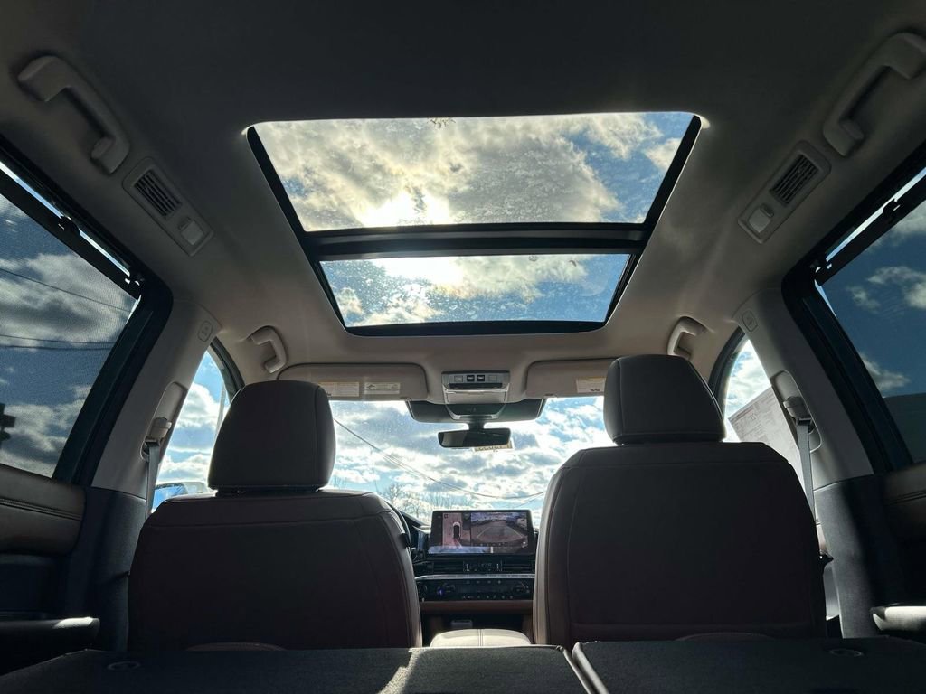 New 2026 Nissan Pathfinder Platinum image 9